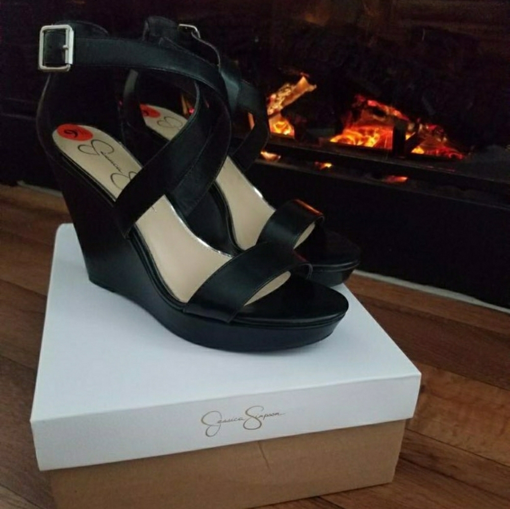 Super Cute Jessica Simpson Black Wedges!